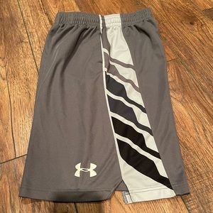 Under armour shorts size small